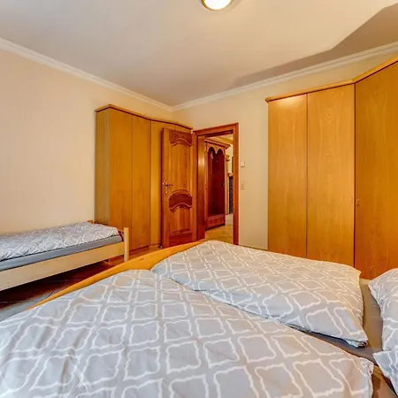Apartment Spacious Flat In Near The Nuerburgring, Cleaning Included