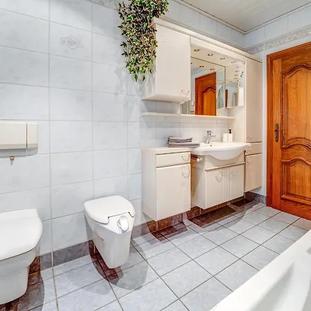 Apartment Spacious Flat In Near The Nuerburgring, Cleaning Included *