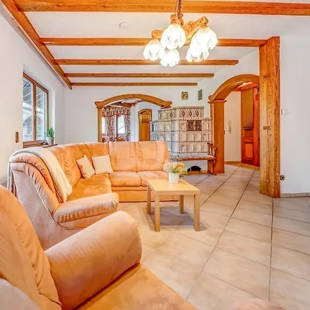 Apartment Spacious Flat In Near The Nuerburgring, Cleaning Included Adenau